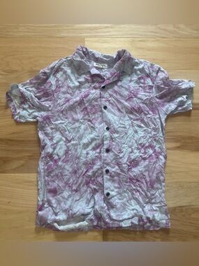 Pacsun Short Sleeve Button-Up Shirt in Lavender Tie-Dye
